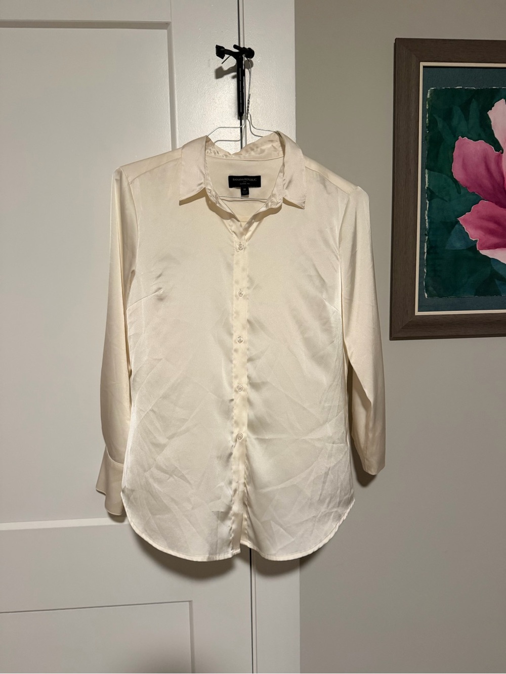 CREAM SILK BLOUSE. CLASSIC FIT. BANANA REPUBLIC